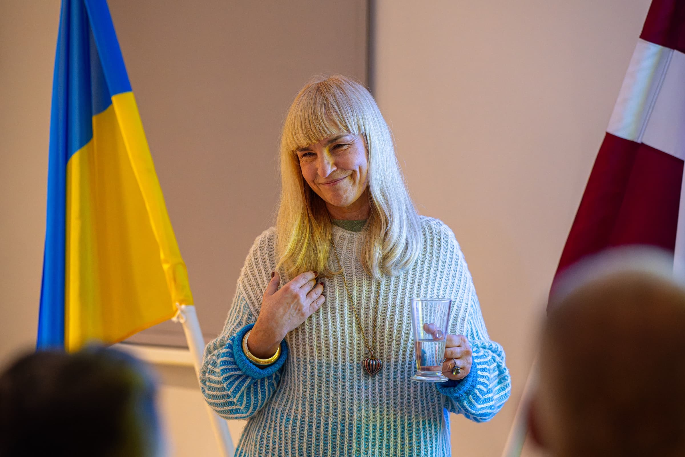 Ukrainas un Latvijas karogi
